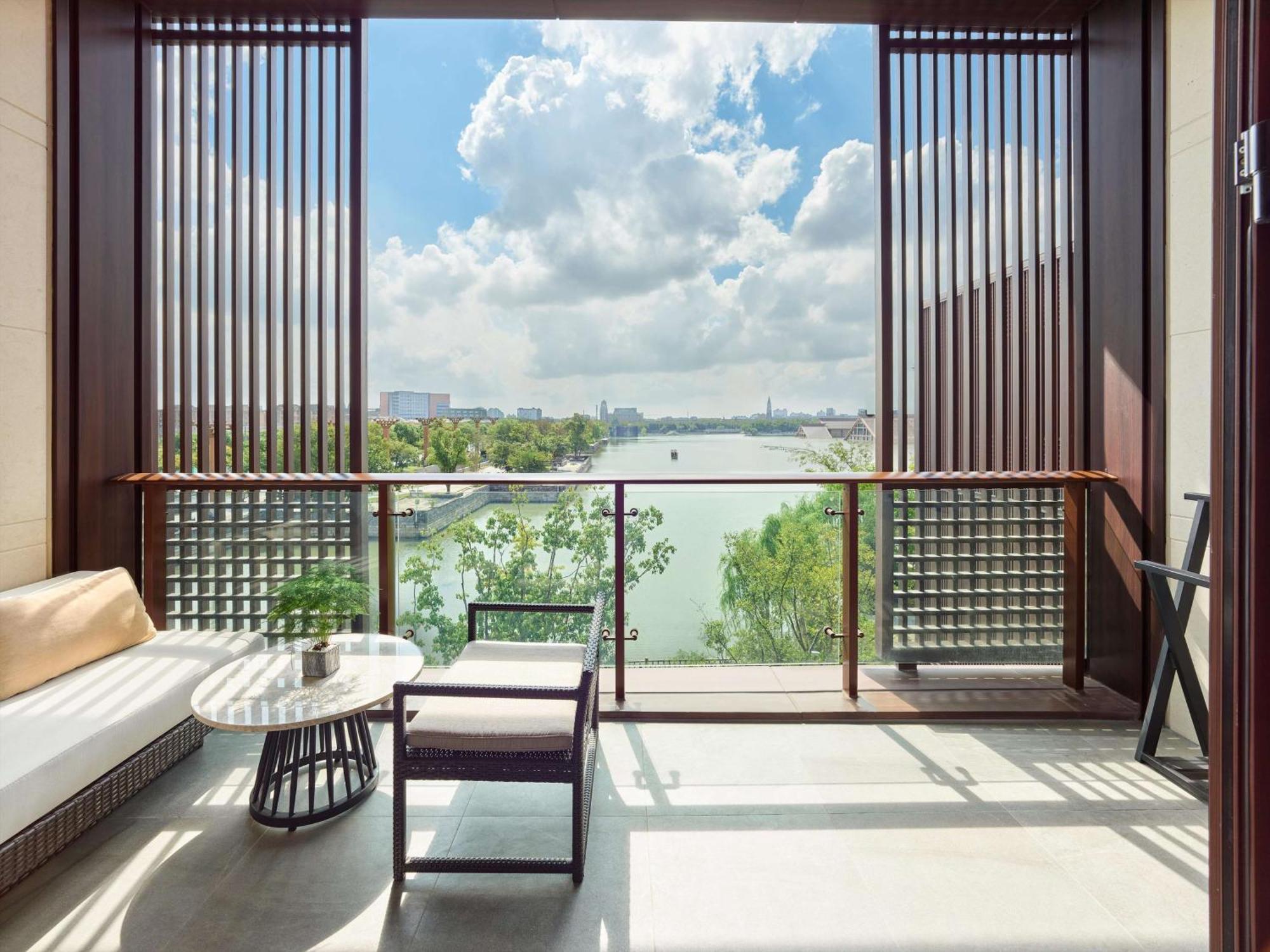 Hilton Shanghai Songjiang Guangfulin Exterior photo